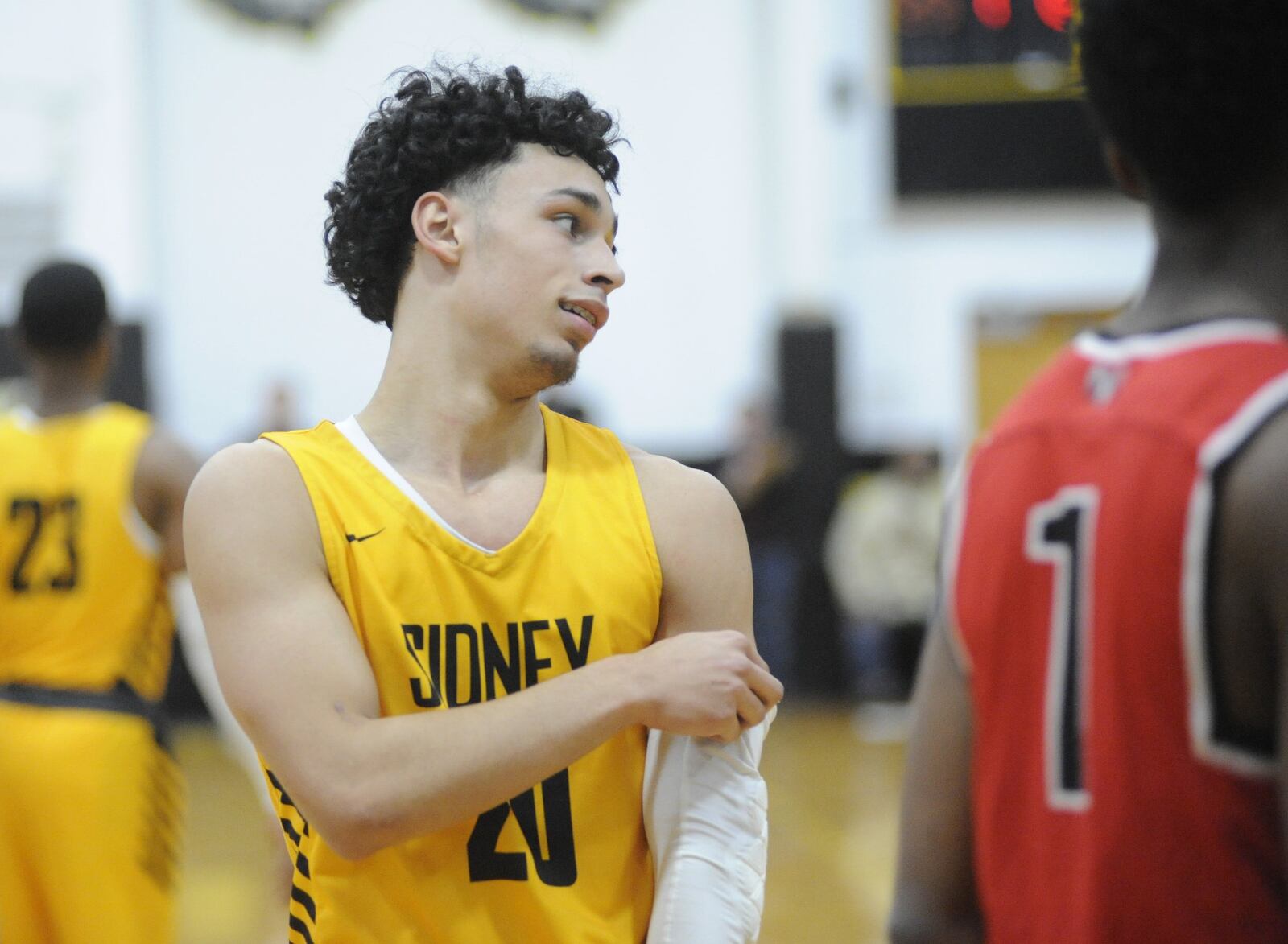 Sidney senior Andre Gordon will follow former Virginia Tech coach Buzz Williams and play basketball at Texas A&M. MARC PENDLETON / STAFF