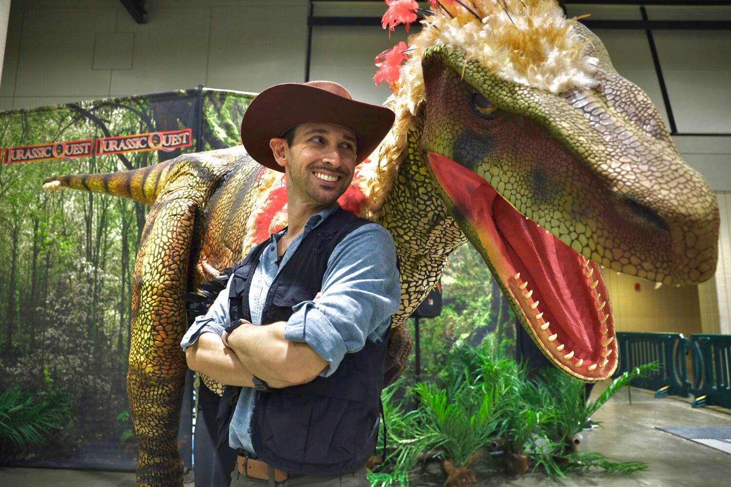 Jurassic Quest trainer with dino