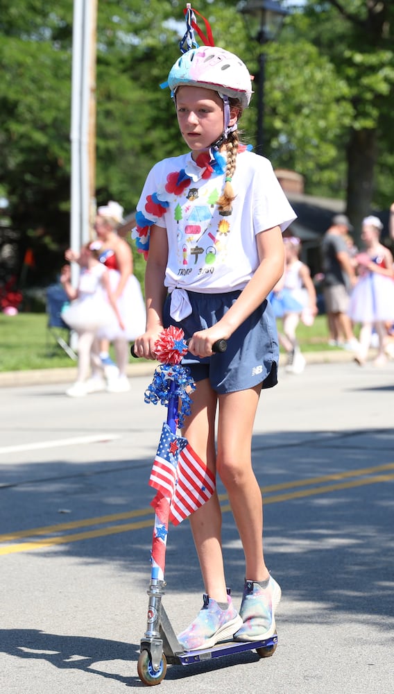 070425 DDN Americana Festival Parade Centerville