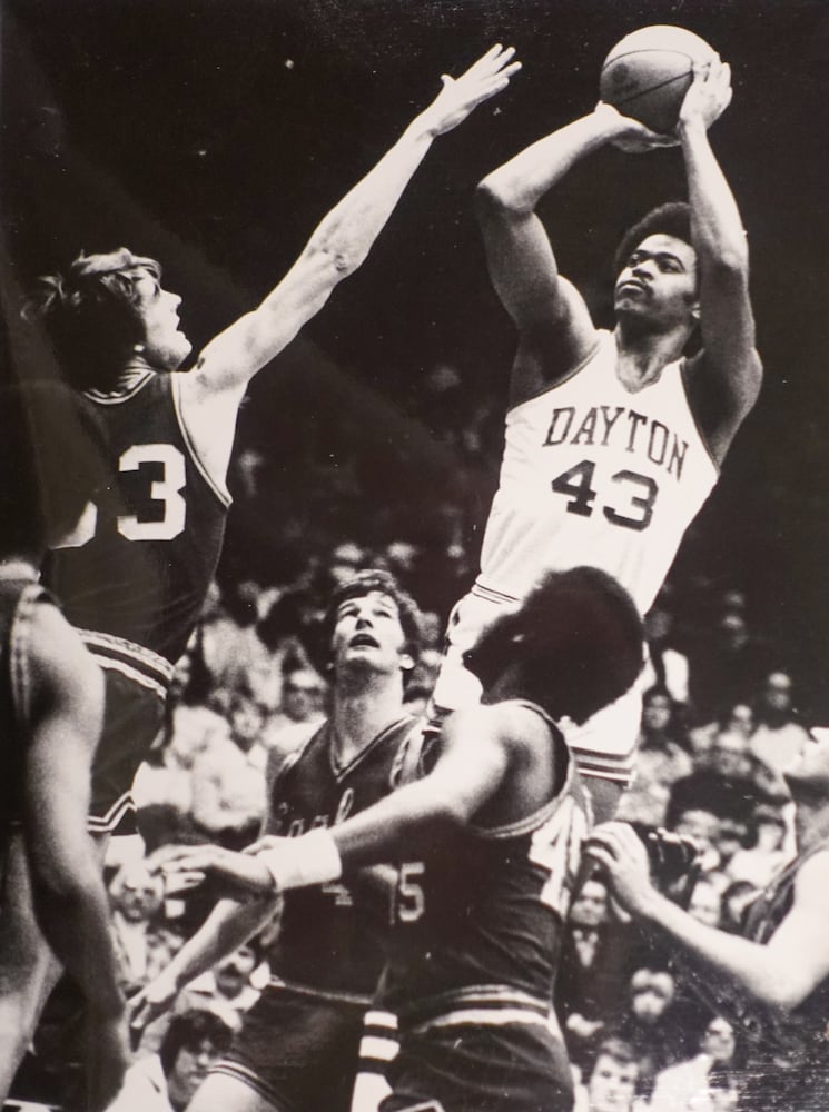 Dayton Flyers basketball archive