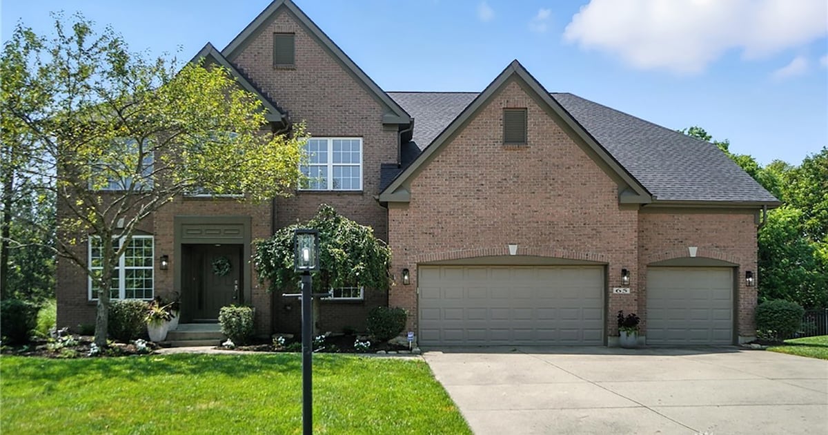 Local real estate: Home for sale in Settlers Walk in Springboro has new roof, other...