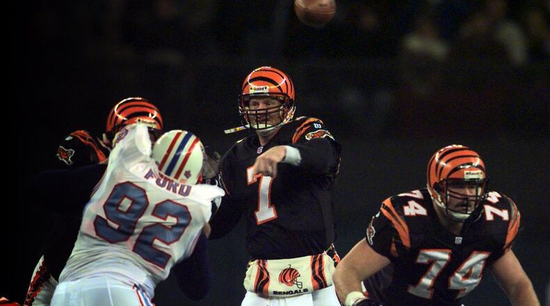 Boomer Esiason vs. the Houston Oilers in December, 1997, at Riverfront Stadium. FILE PHOTO