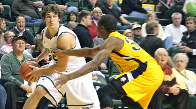 Highlights from the game between Wright State University and North Carolina A&T on Friday, November 16, 2012. WSU won the game 56-44.
