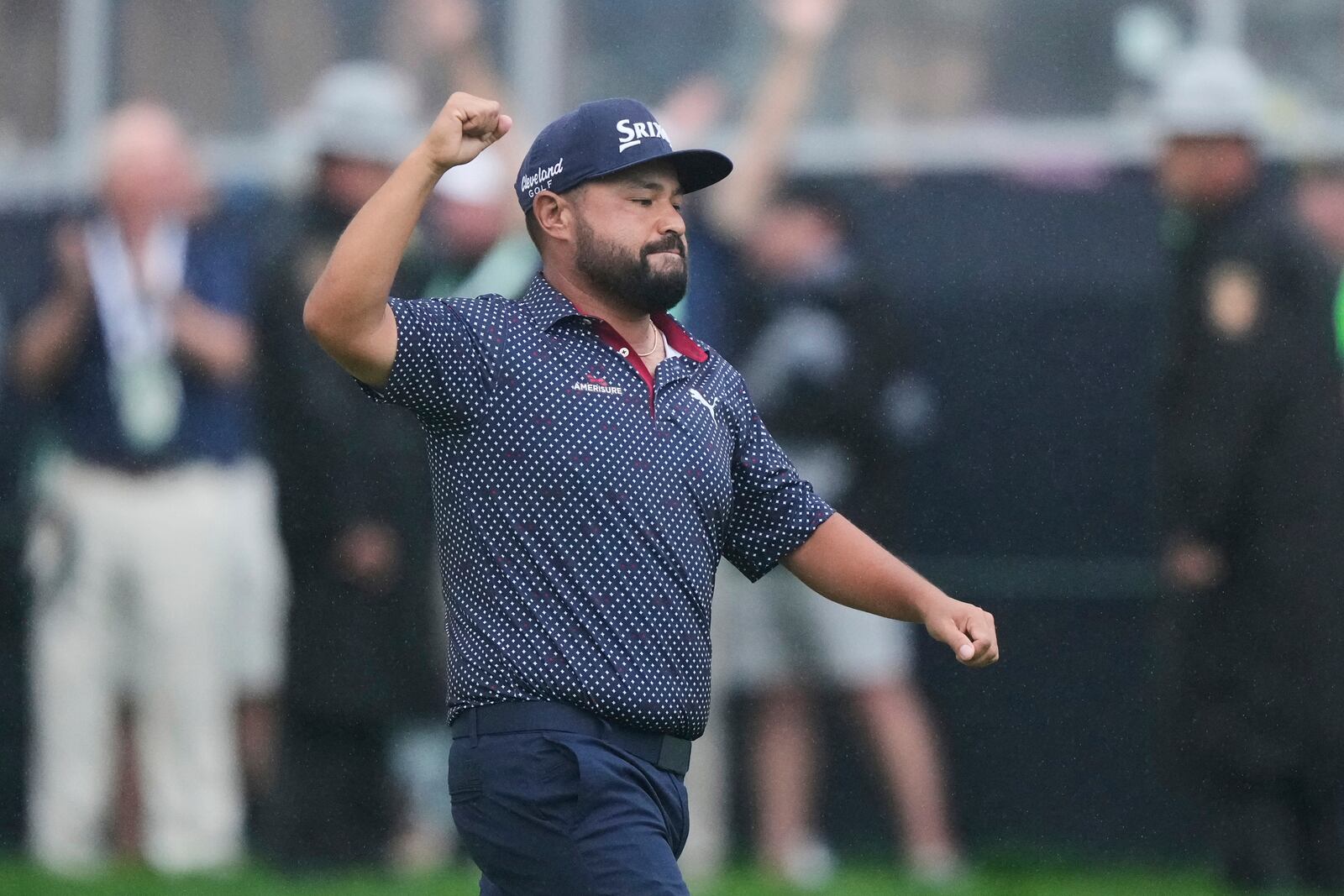 J.J. Spaun celebrates after winning the U.S. Open golf tournament at Oakmont Country Club Sunday, June 15, 2025, in Oakmont, Pa. (AP Photo/Charlie Riedel)