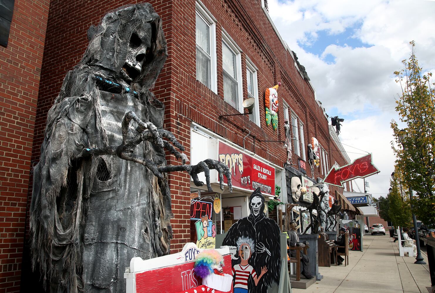 PHOTOS: Elaborate Halloween decorations transform Fairborn into the creepiest of communities