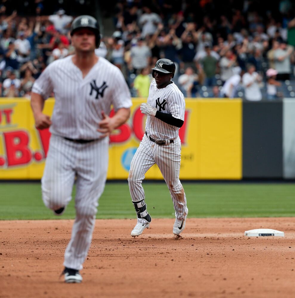 Reds fall to Yankees