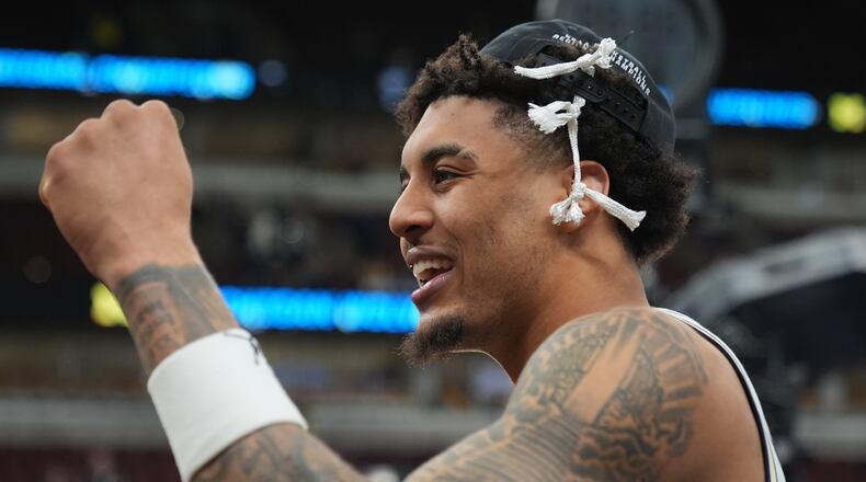 Michigan's Yaxel Lendeborg celebrates after defeating Tennessee in the Elite Eight of the NCAA college basketball tournament, Sunday, March 29, 2026, in Chicago. (AP Photo/Erin Hooley)