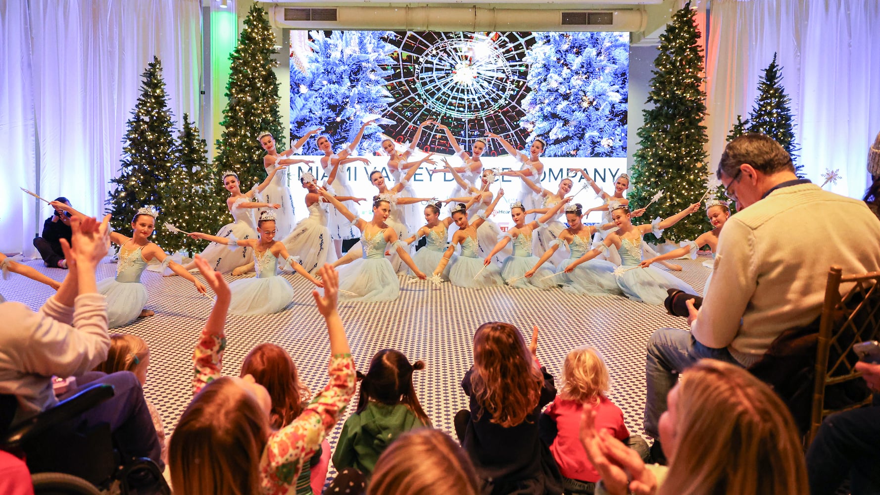 DDN 121125 Holly Days Dayton Arcade