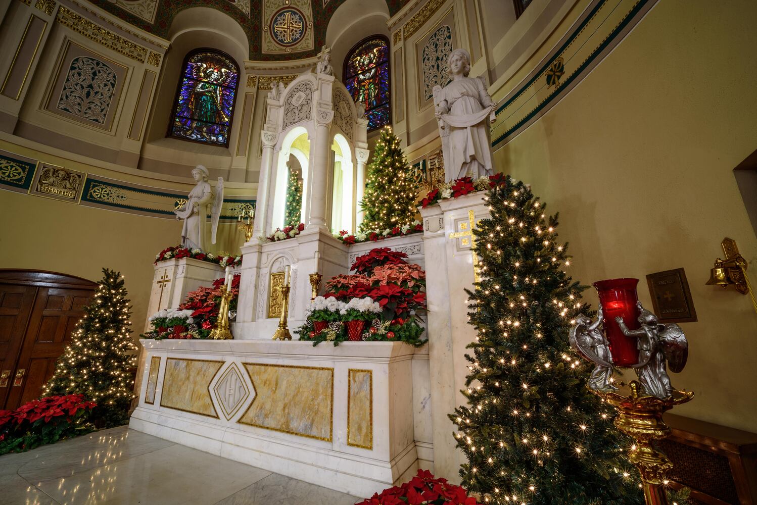 PHOTOS: Christmas Eve morning at St. Joseph Catholic Church in downtown Dayton