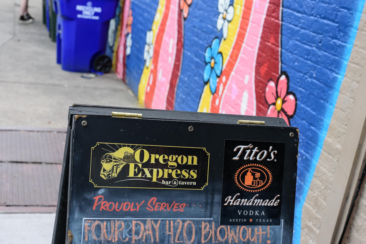 PHOTOS: Warped Wing Kush Crush 420 Lager Launch & Bar Crawl
