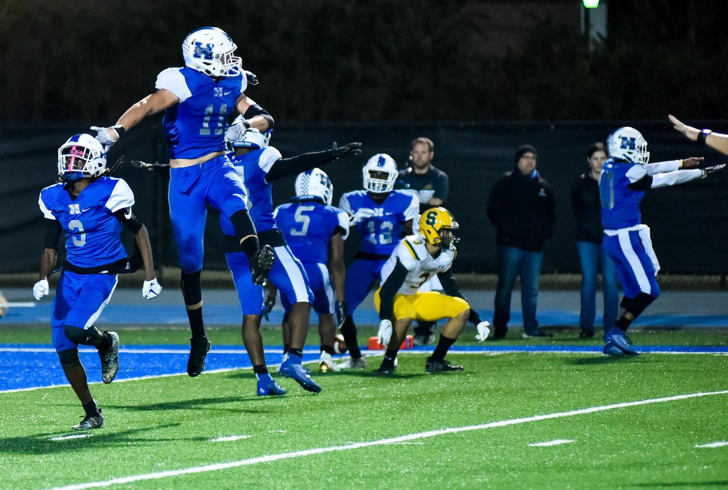 Hamilton Big Blue football beats Sycamore 14-7