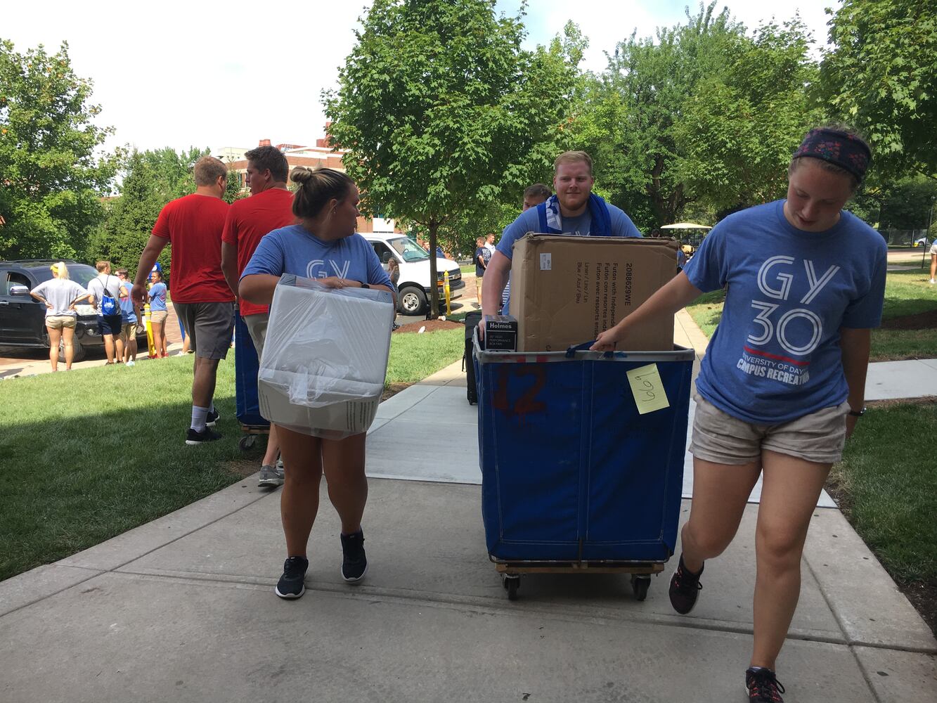 PHOTOS: More than 2K freshmen arrive at UD