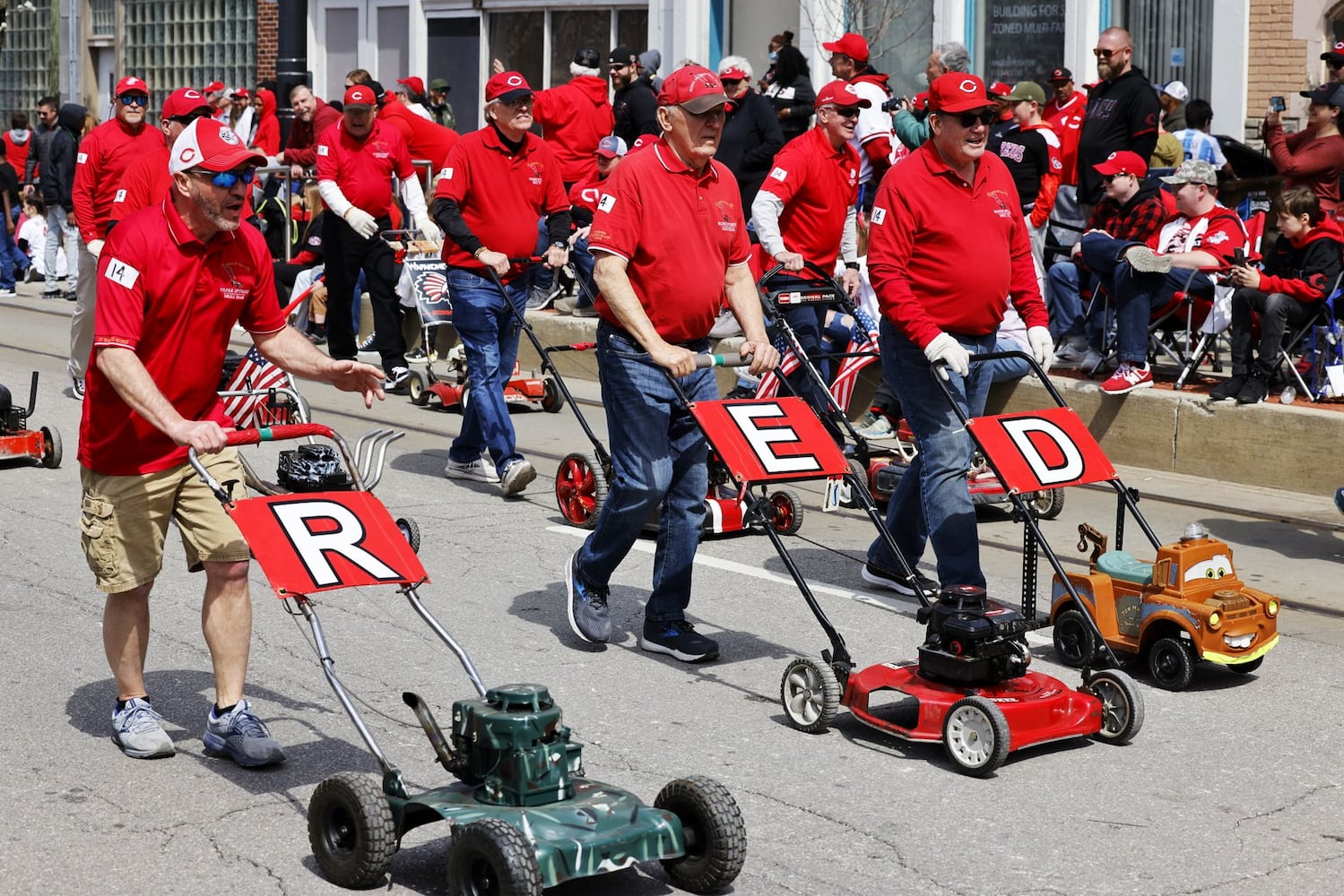 032725 Reds Parade