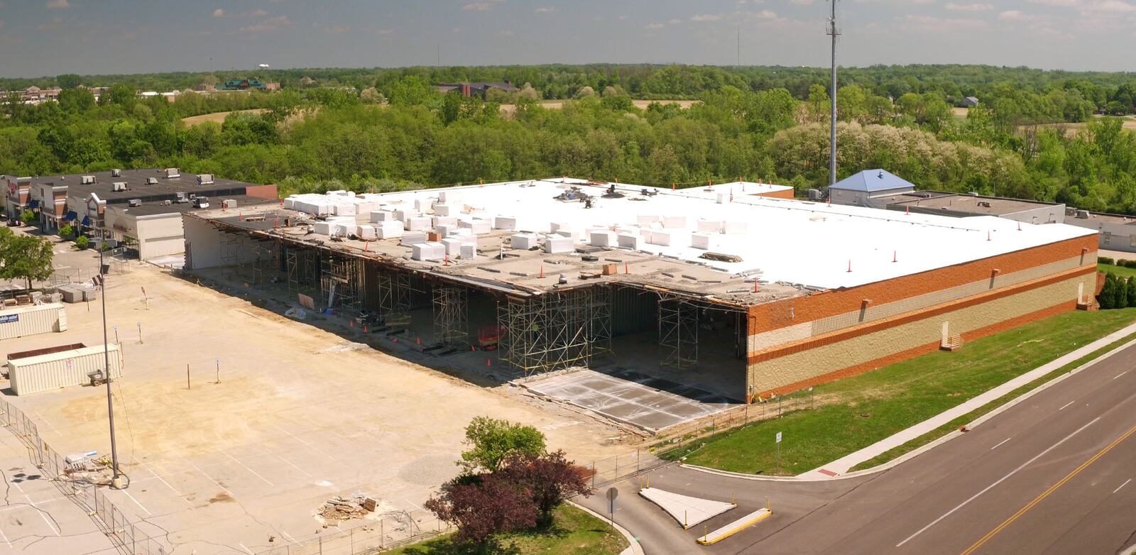 Aerial view of Sugarcreek Plaza looking east along Clyo Rd.  Bed Bath & Beyond and Buy Buy Baby are moving into the former Cub Foods building.  The retailers are expected to open in fall, 2017.   TY GREENLEES / STAFF