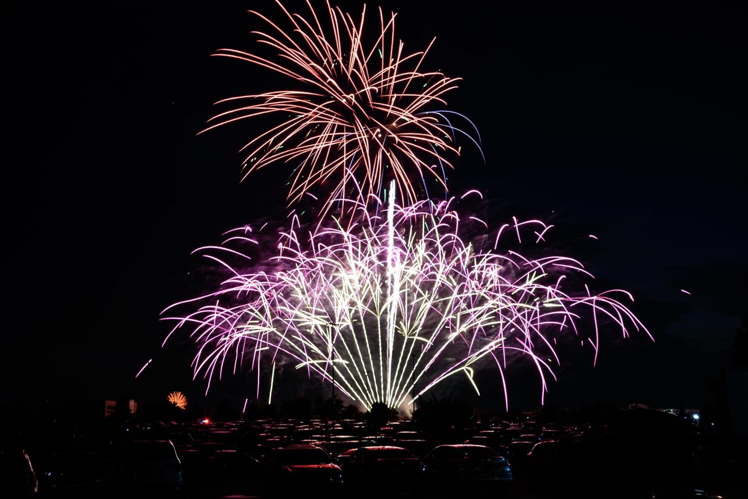 PHOTOS: Gorgeous fireworks light up the sky in Beavercreek