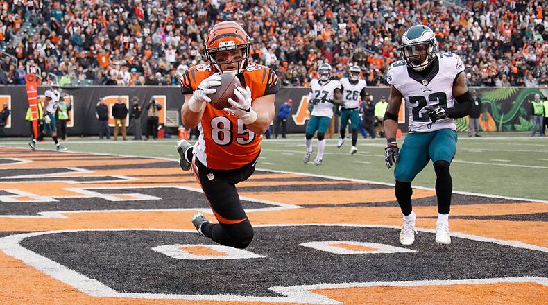 CINCINNATI, OH - DECEMBER 4: Tyler Eifert #85 of the Cincinnati Bengals catches a pass over the defense of Rodney McLeod #23 of the Philadelphia Eagles during the second quarter at Paul Brown Stadium on December 4, 2016 in Cincinnati, Ohio. (Photo by Gregory Shamus/Getty Images)