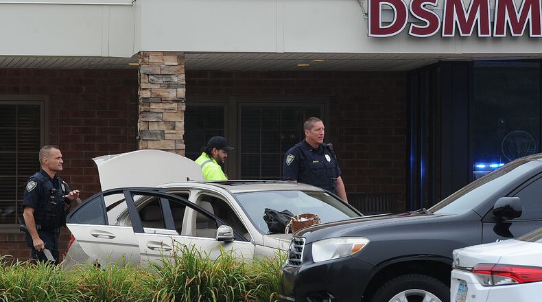 One suspect is in custody after an incident in the 4400 block of Far Hills Avenue in Kettering early Monday morning, Aug. 22, 2022. MARSHALL GORBY\STAFF