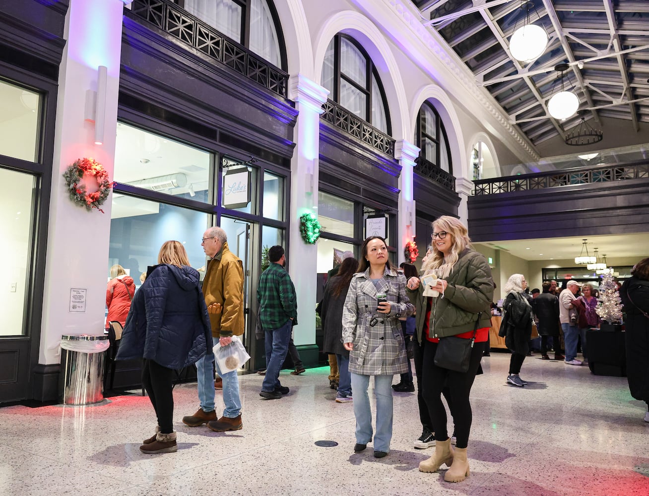 DDN 121125 Holly Days Dayton Arcade