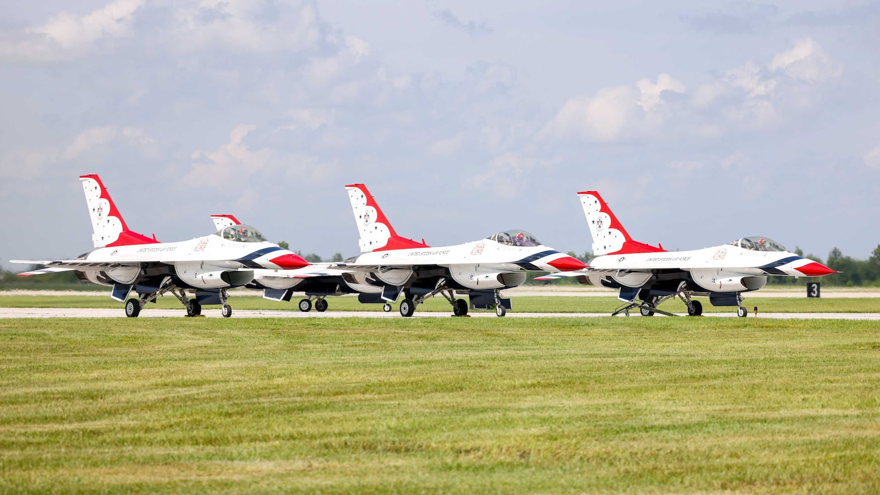USAF Thunderbirds ahead of Dayton Air Show