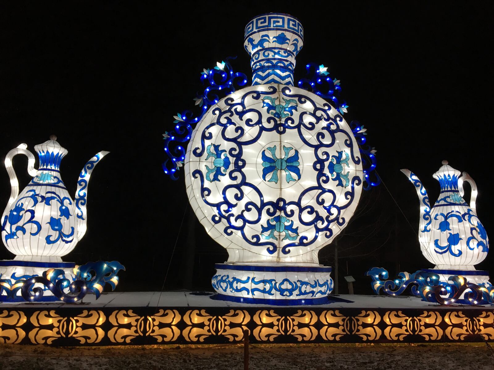 Ohio Chinese Lantern Festival is returning to the Expo Center with bigger and brighter lights this winter!
