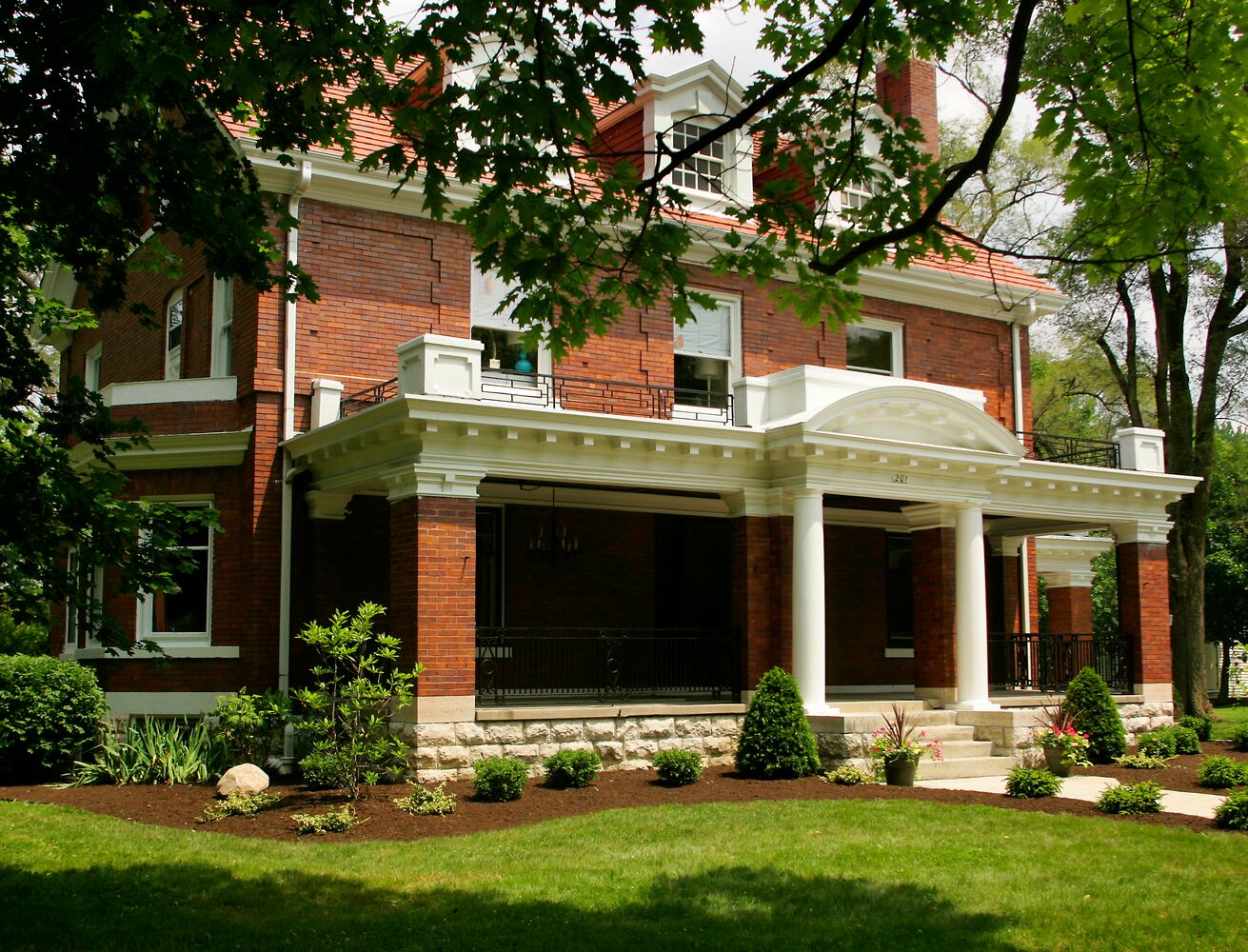 Dayton Philharmonic Volunteer Association Designers' Show House