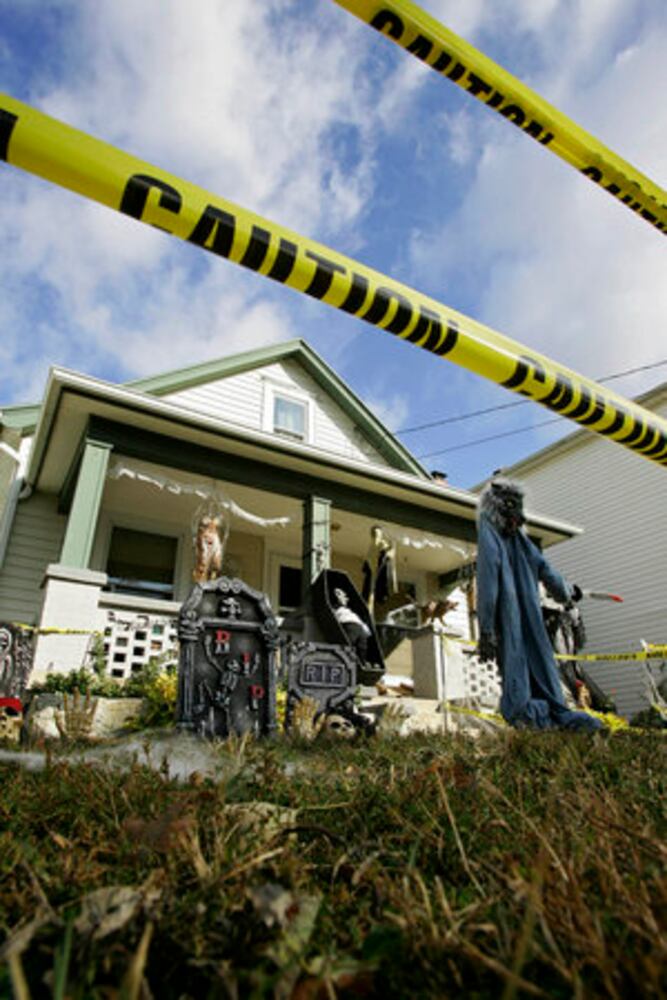Halloween decorating contest
