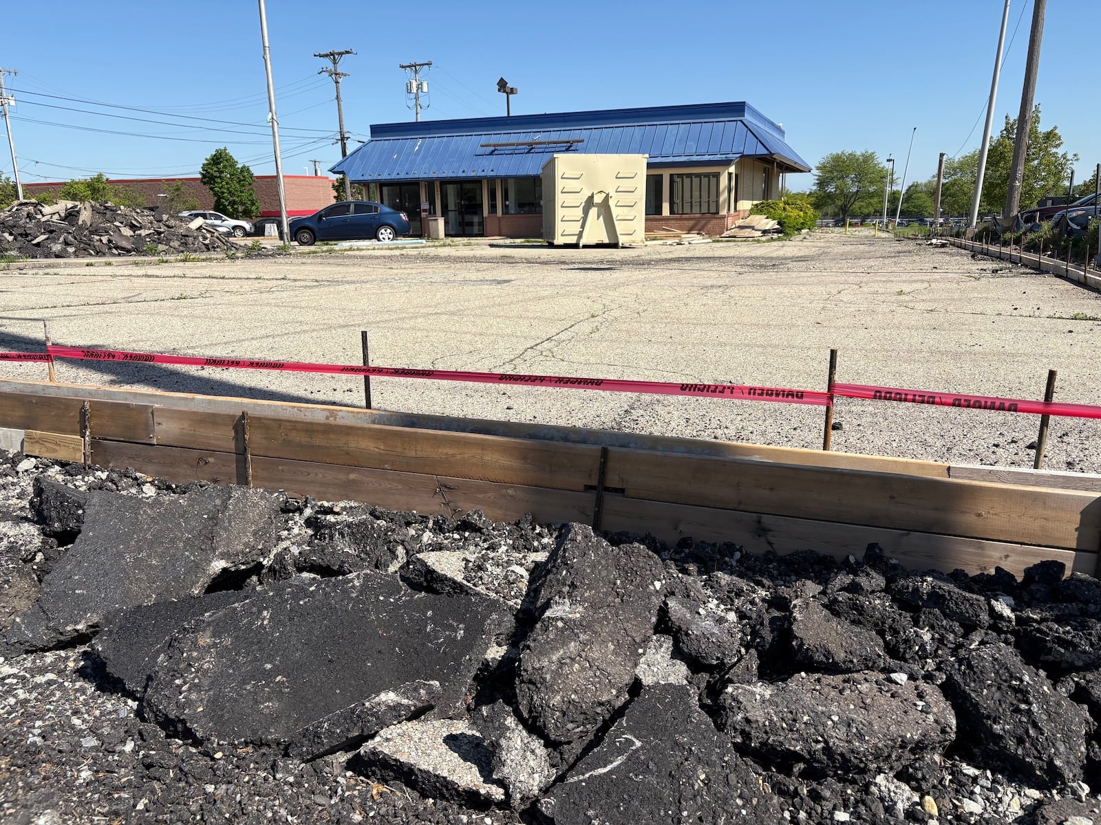 Work is underway to turn a former Burger King into a new Chilli's Wings & Fish restaurant at 1431 E. Dorothy Lane in Kettering. JEN BALDUF/STAFF
