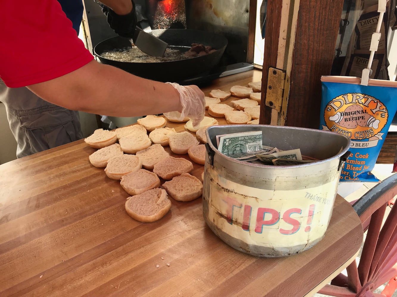 PHOTOS: Step-by-step, what makes the Hamburger Wagon patty SO addicting