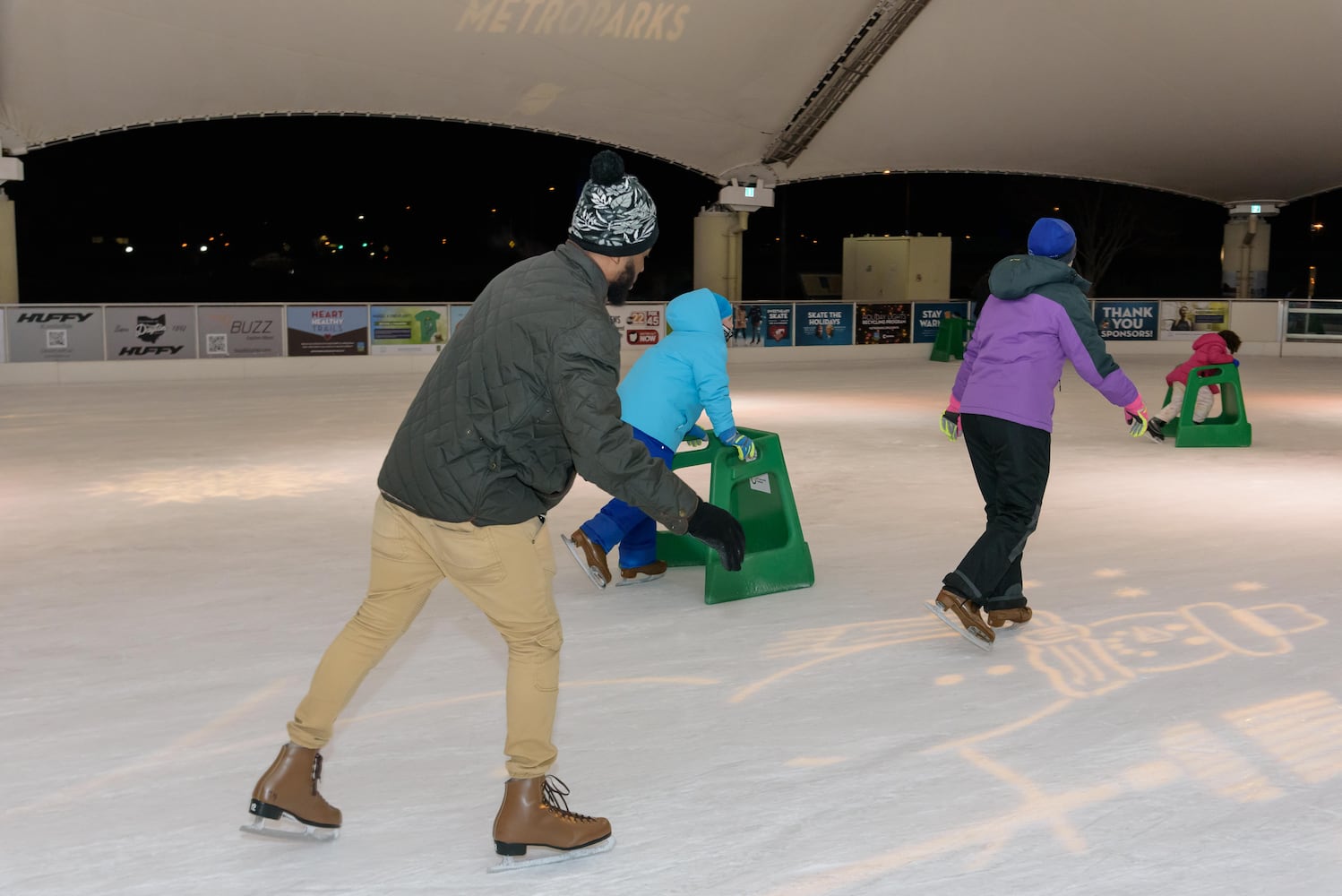 PHOTOS: Did we spot you ice skating during '90s Night at RiverScape MetroPark?