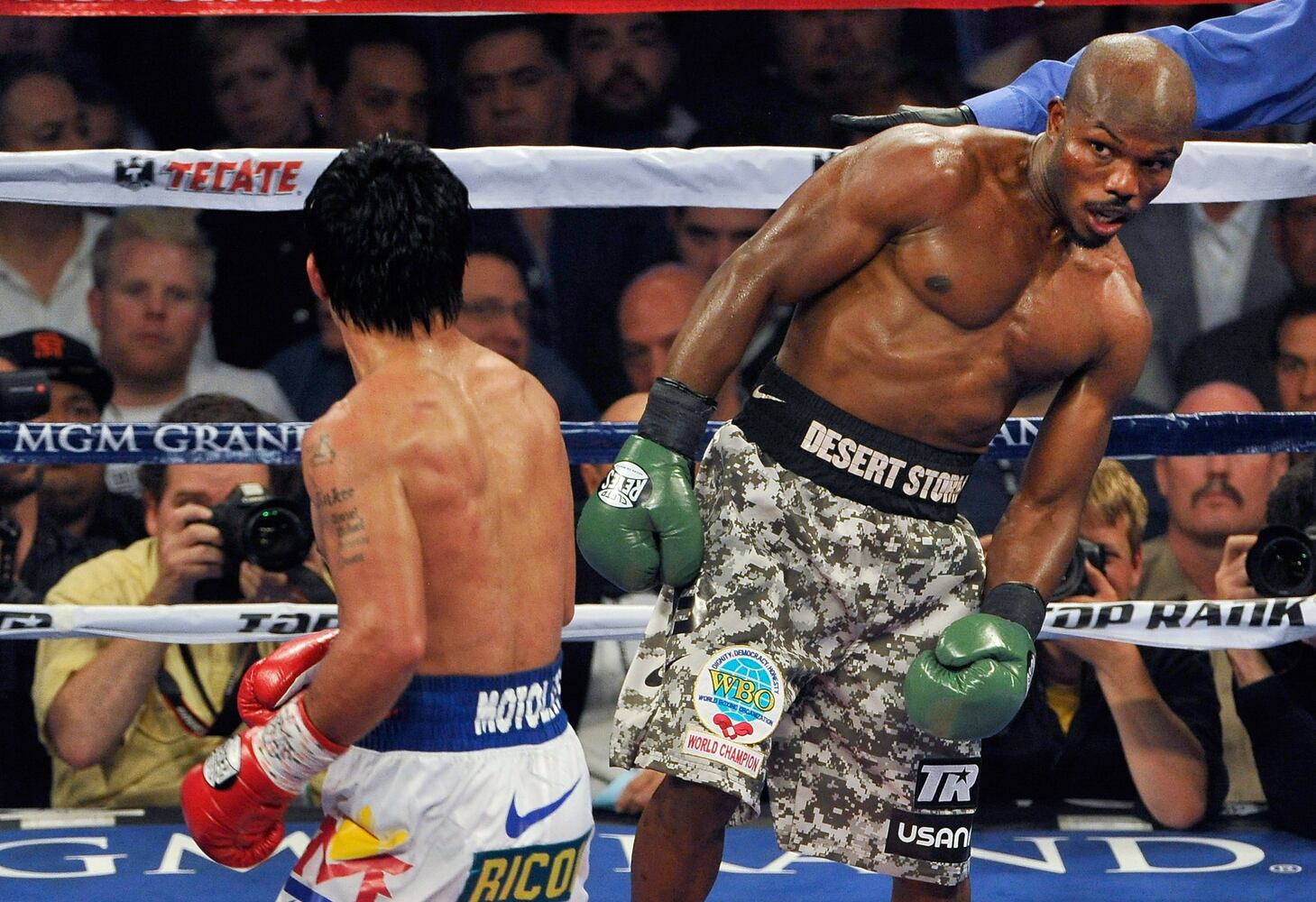 Fight for WBO welterweight title