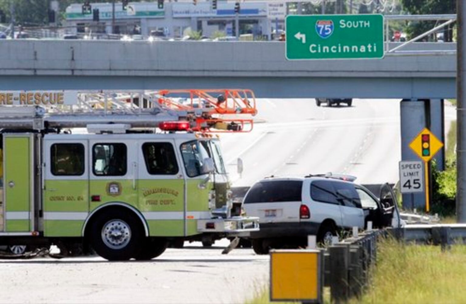 3-vehicle crash near I-75 in Miamisburg