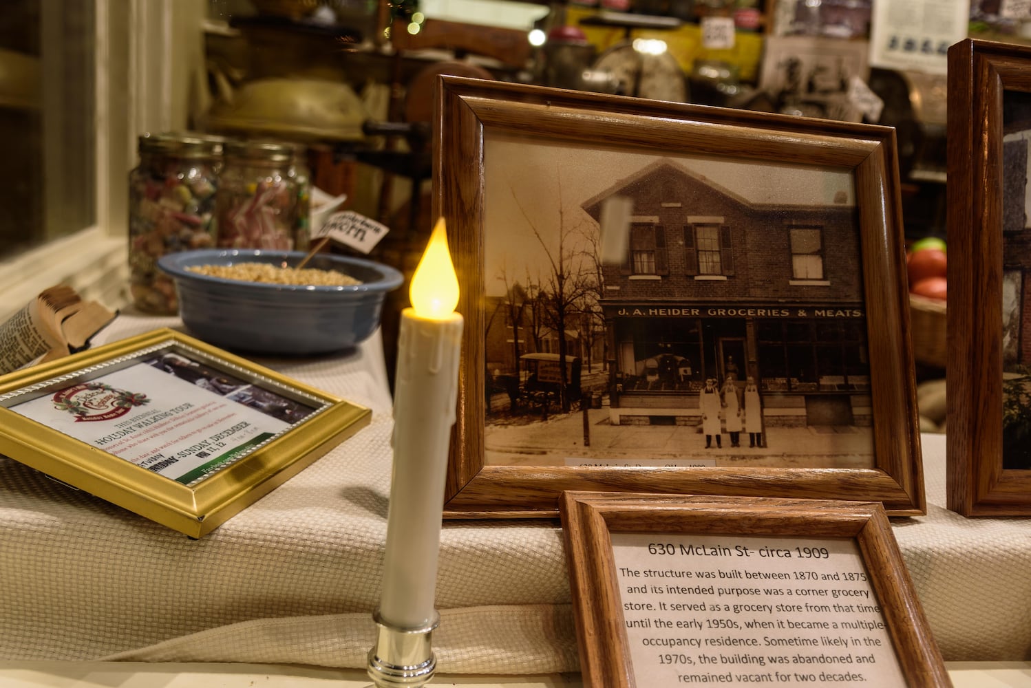 PHOTOS: Holiday on the Hill in the St. Anne's Hill Historic District