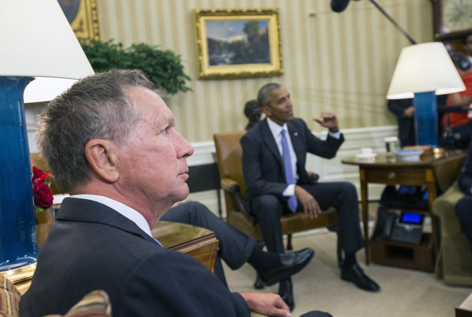Ohio Gov. John Kasich listens as President Barack Obama speaks during a meeting with business, government and national security leaders to discuss the Trans-Pacific Partnership and other issues, in the Oval Office of the White House in Washington, Sept. 16, 2016. From left: Ohio Gov. John Kasich, former New York City Mayor Michael Bloomberg, Obama and Louisiana Gov. John Bel Edwards. (Al Drago/The New York Times)