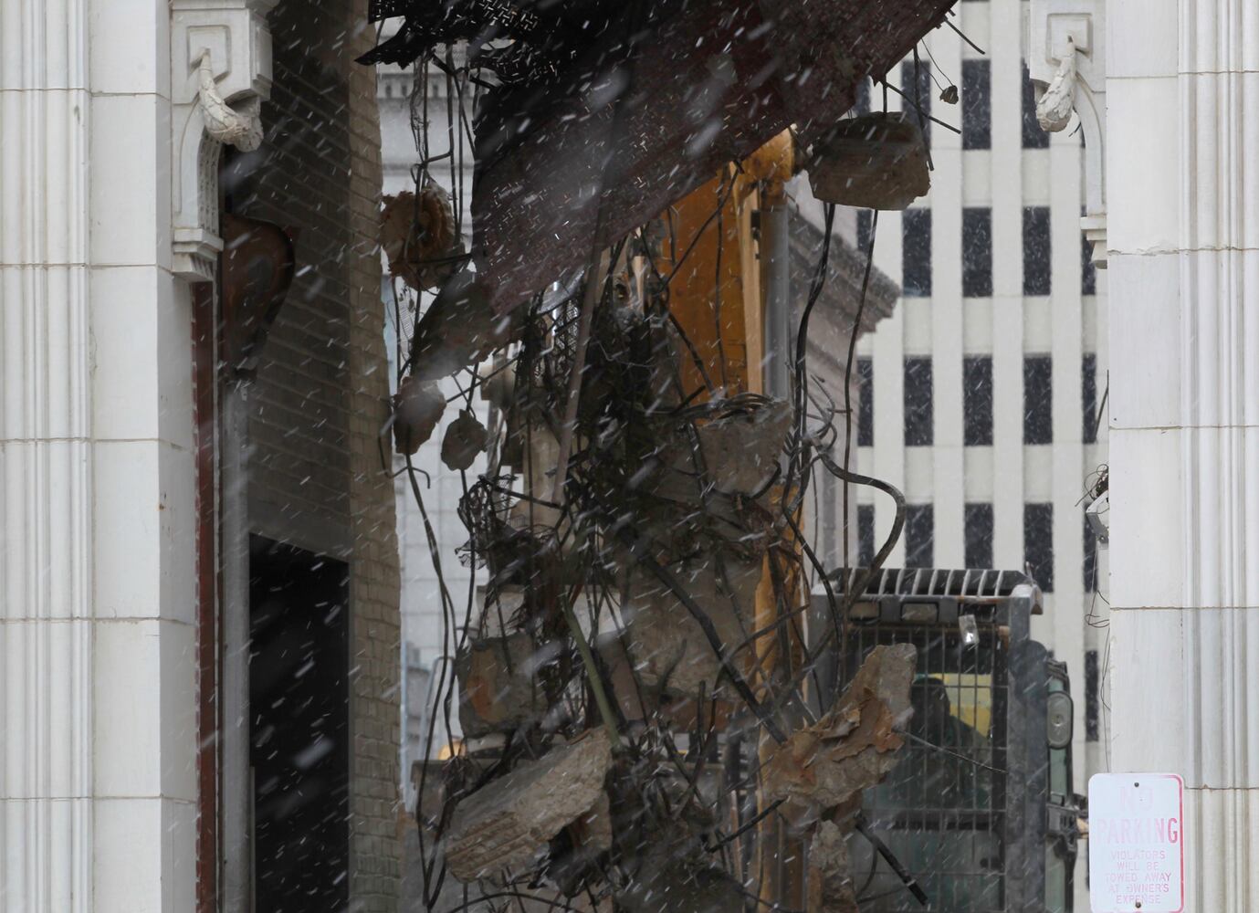 Dismantling of 1922 portion of DDN building