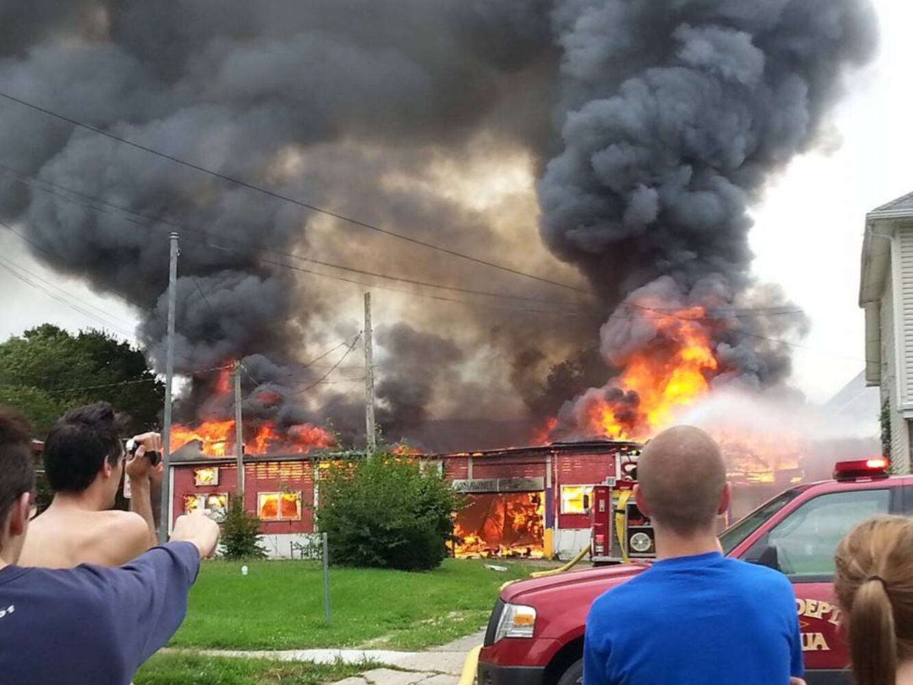 Readers capture photos of Piqua fire