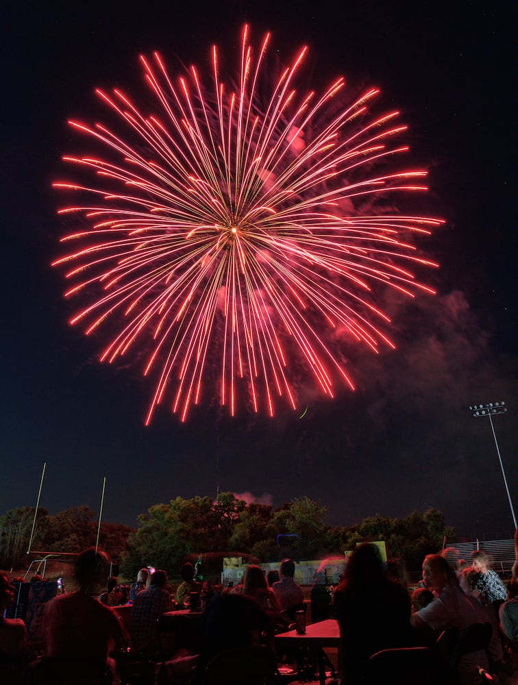 070325 DDN Americana Festival Fireworks Centerville