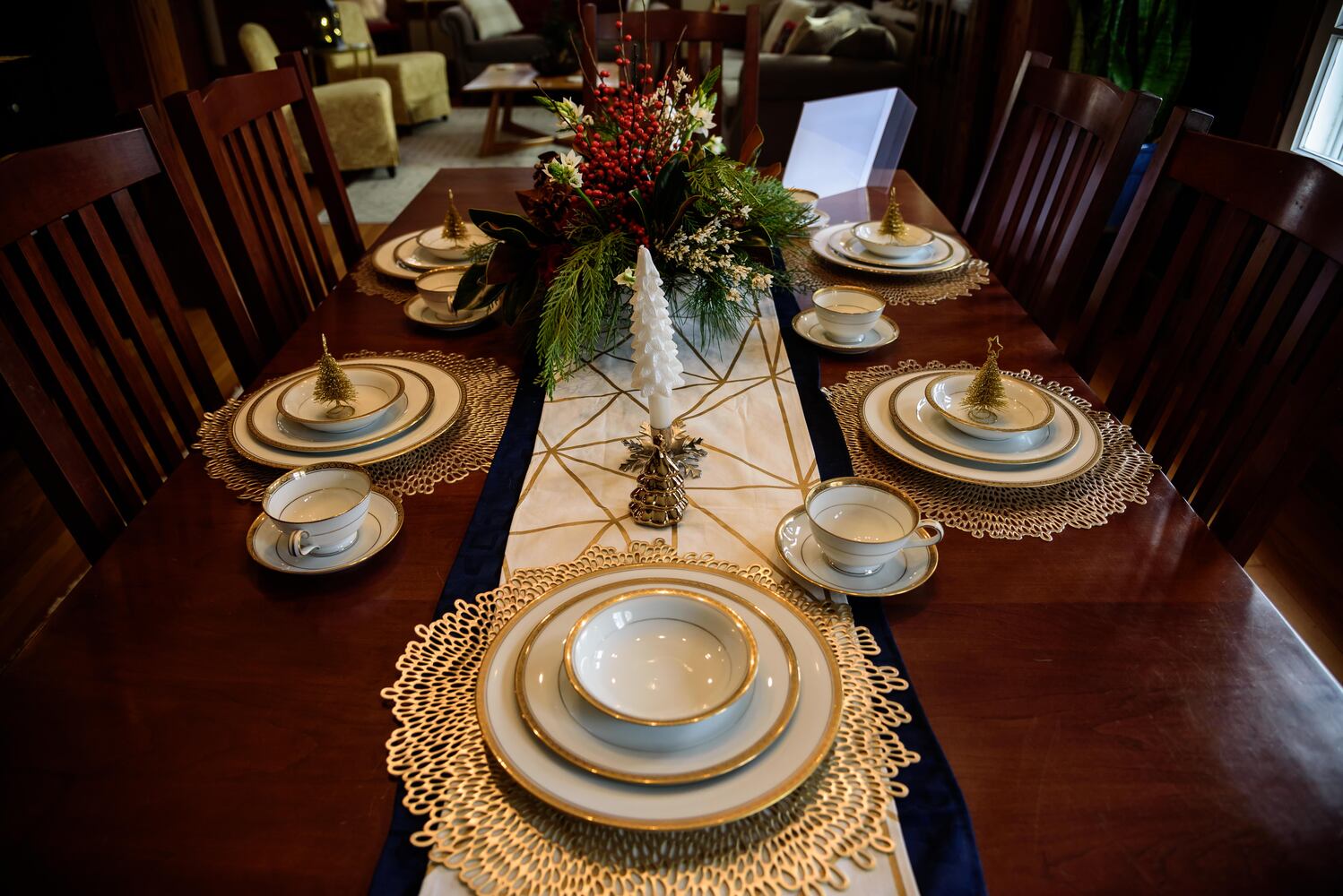 PHOTOS: Inside gorgeous Oakwood homes decorated for its very first  holiday home tour