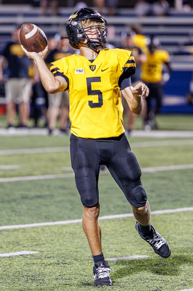 081525 DDN CJ Sidney football