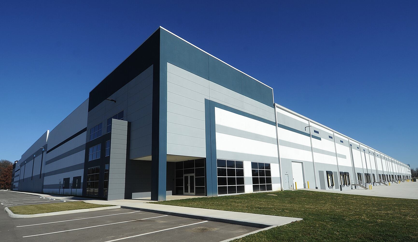 Panattoni spec building