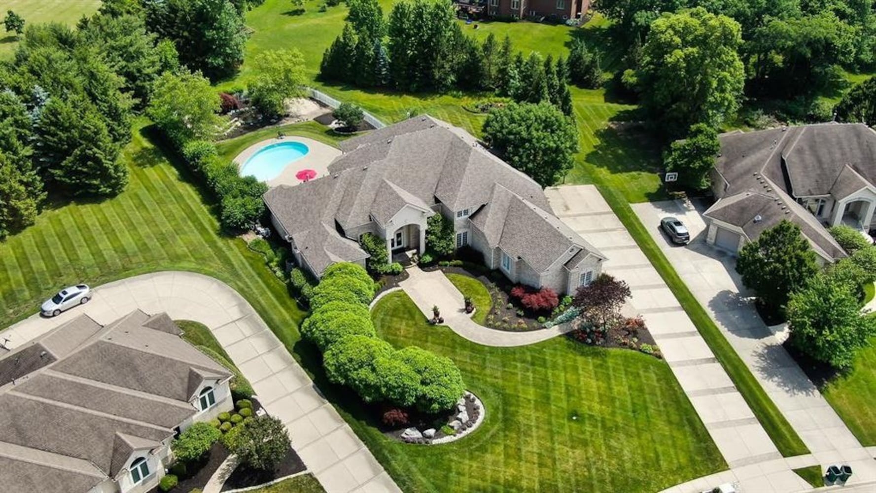 Photos: $1M luxury home listed has waterfall, swimming pool and kitchen to die for