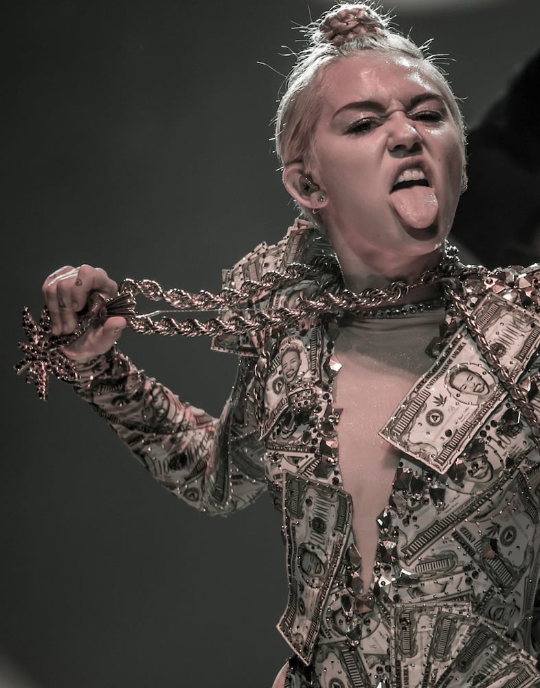 Miley Cyrus brings Bangerz Tour to Louisville's KFC Yum! Center