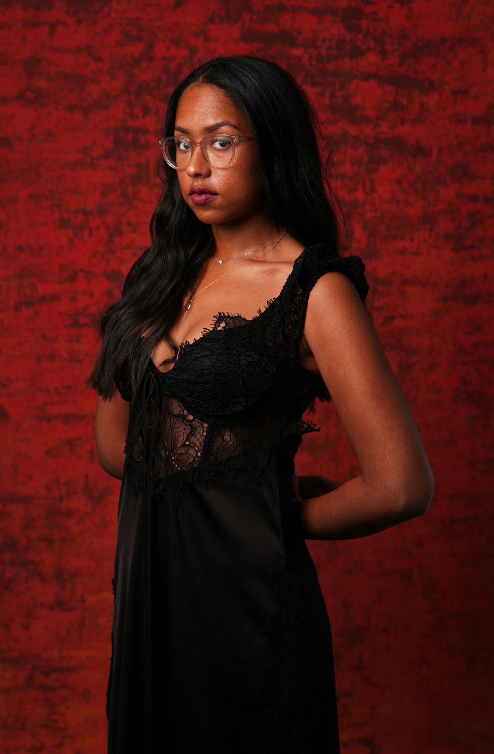 Singer-songwriter Jensen McRae poses for a portrait on Thursday, April 17, 2025, in Los Angeles. (AP Photo/Chris Pizzello)