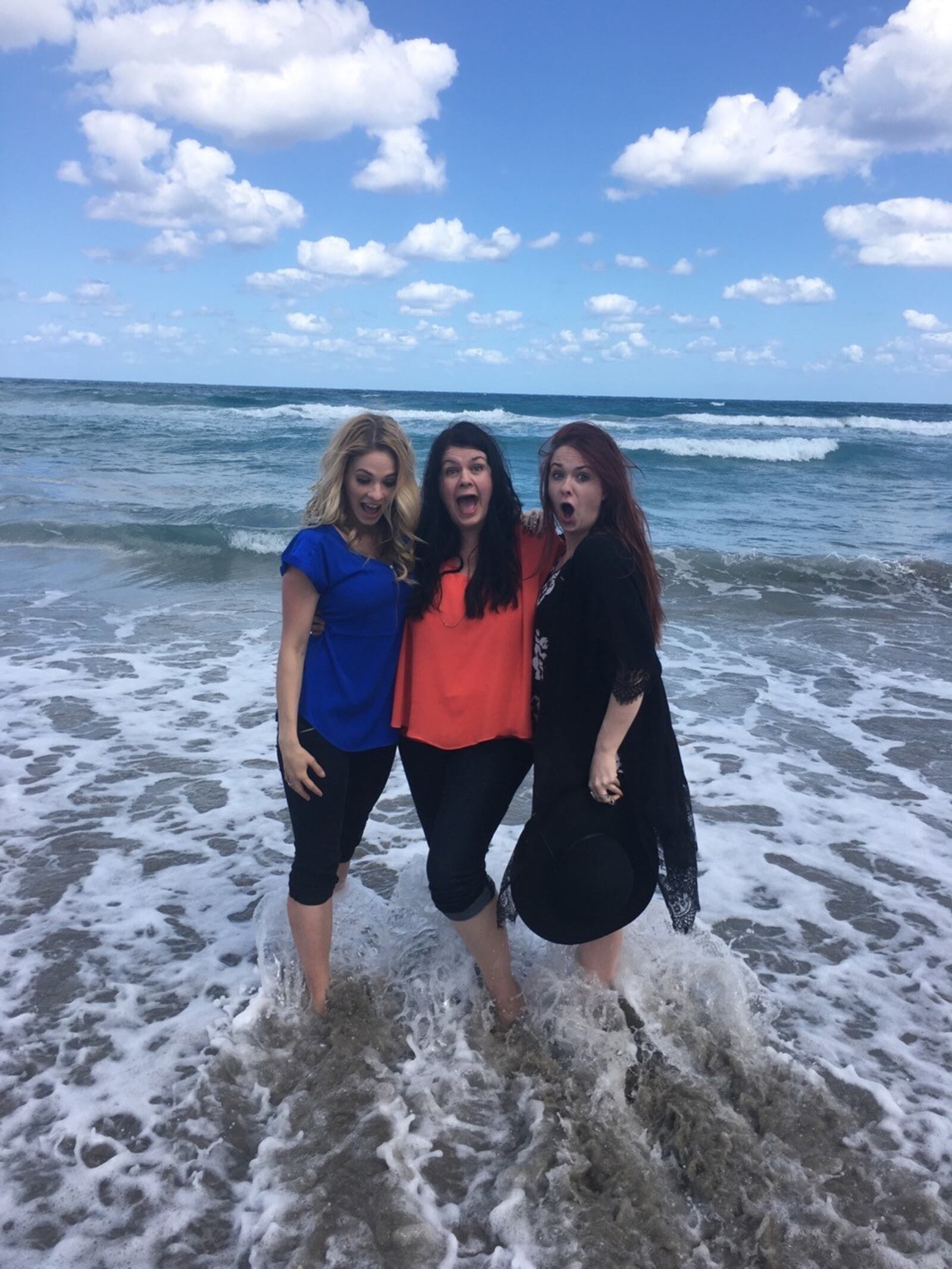 Hanson with friends, showing some love for her Florida roots.