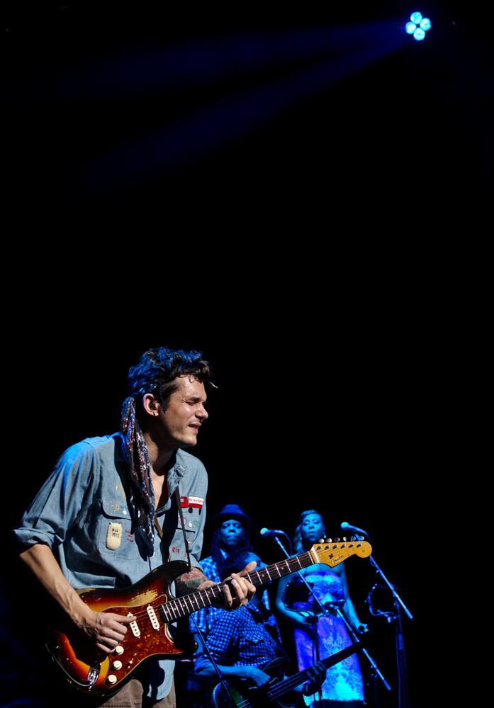 John Mayer, Phillip Phillips thrill Riverbend crowd