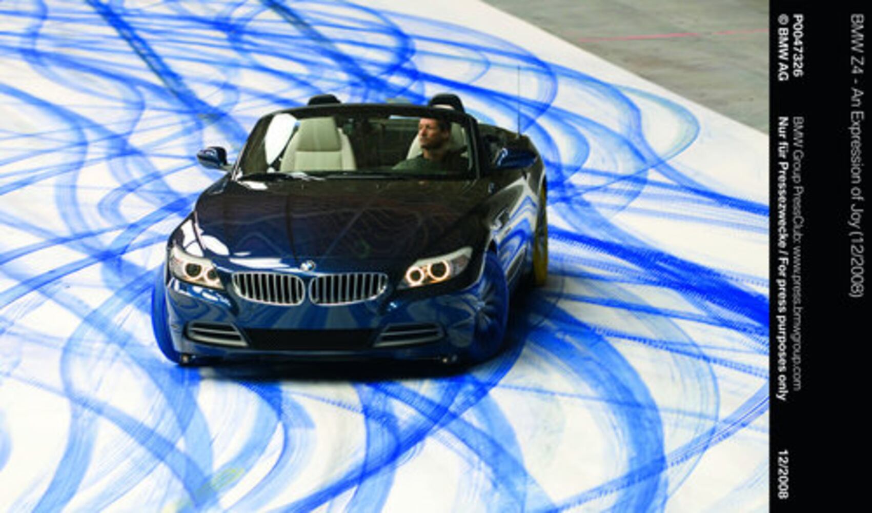 Z4 is BMWâ€™s first roadster with a retractable hardtop