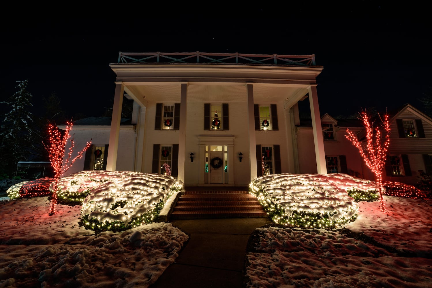 PHOTOS: Polen Farm light up for the holidays will take your breath away