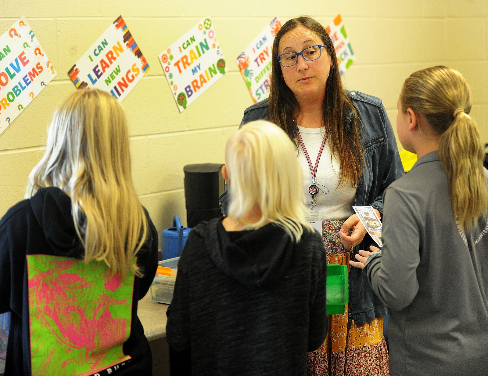 Miamisburg Kinder Elementary STEAM teacher Jessica Lay talks Wednesday, May 15, 2024 with her fourth grade students. MARSHALL GORBY\STAFF