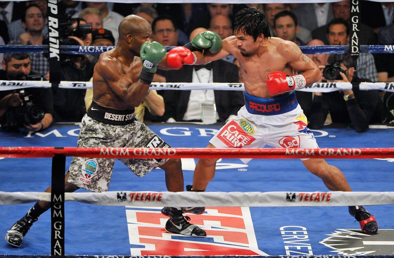 Fight for WBO welterweight title
