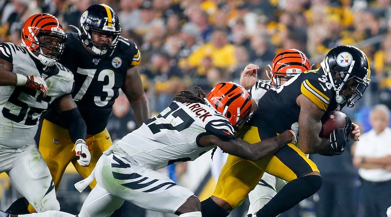 PITTSBURGH, PENNSYLVANIA - SEPTEMBER 30: Running back Jaylen Samuels #38 of the Pittsburgh Steelers runs against the defense of the Cincinnati Bengals during the game at Heinz Field on September 30, 2019 in Pittsburgh, Pennsylvania. (Photo by Justin K. Aller/Getty Images)