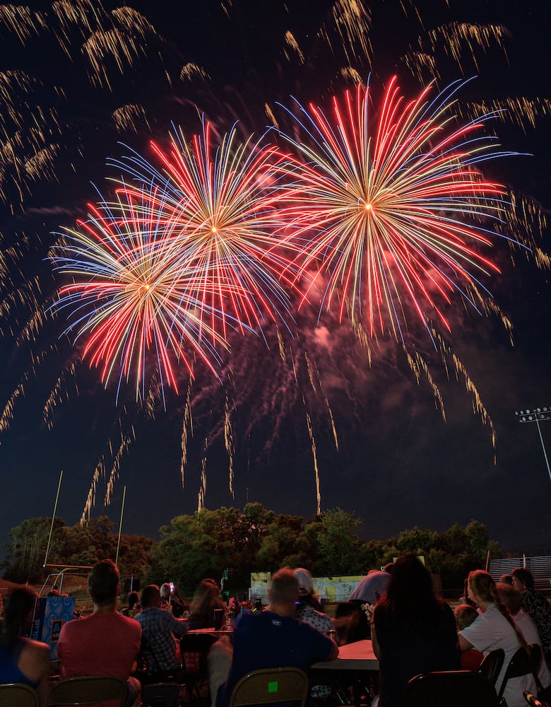 070325 DDN Americana Festival Fireworks Centerville